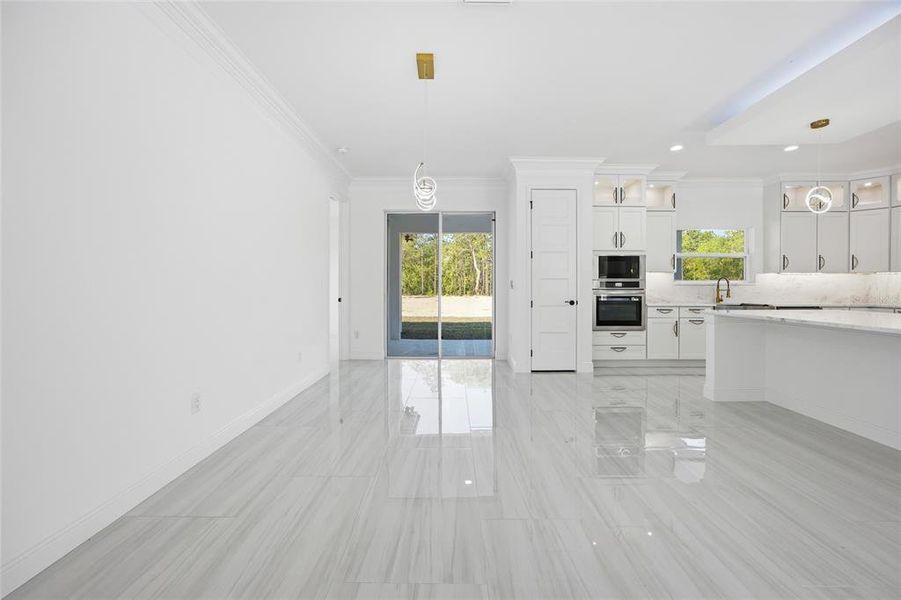 Spacious, unfurnished interior of a new home in , Ocala (Image 24).