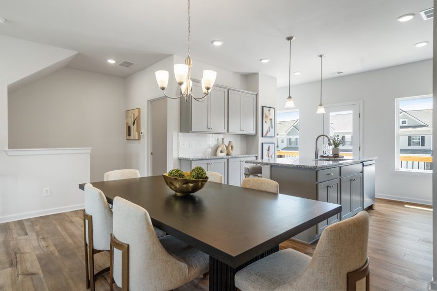 The Richmond - Dining and Kitchen