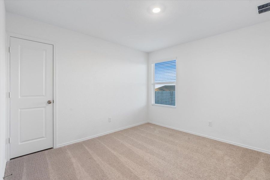 Spacious, unfurnished interior of a new home in , Troy (Image 14).