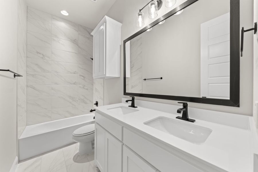 Representative furnished interior of a home built from the Stirling by Windsor Homes in Estates at Rockhill, Frisco (Image 7).