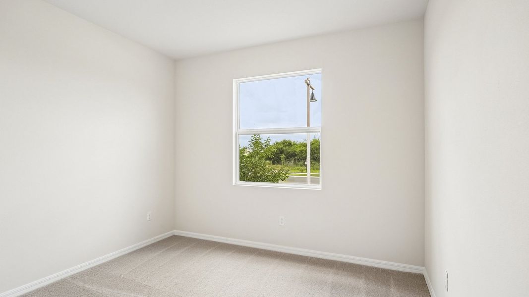 Representative unfurnished interior of a home built from the Lantana by D.R. Horton in Silverstone North, Palmetto (Image 30).