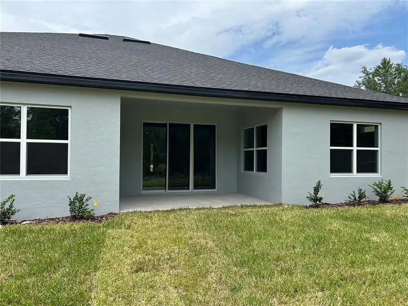Exterior details and patio area of a home in , Dunnellon (Image 4). Exterior details and patio area of a home in , Dunnellon (Image 4).