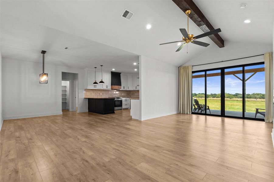 Spacious, unfurnished interior of a new home in , Mineral Wells (Image 18).