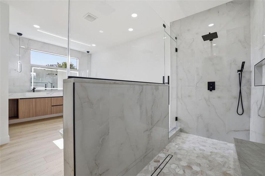 Image 85 of a home in .