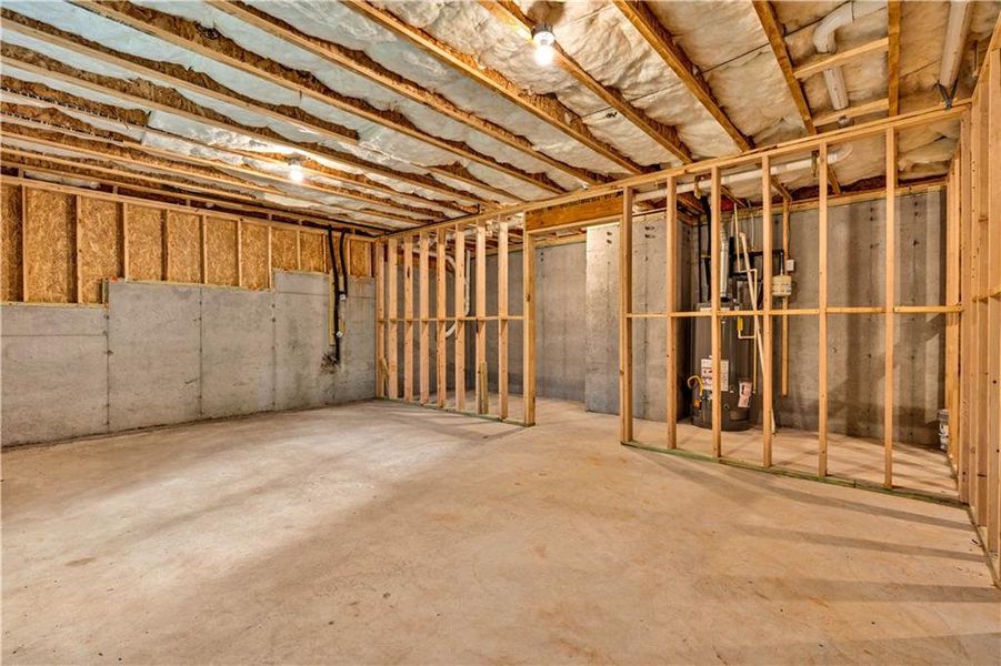 Spacious, unfurnished interior of a new home in Palmer Falls, Douglasville (Image 17).