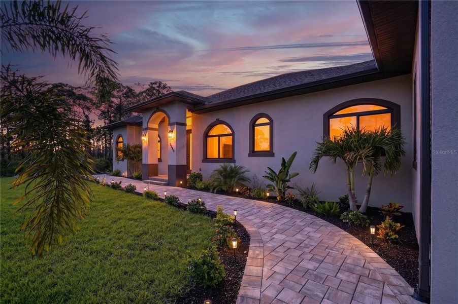 Exterior details and patio area of a home in , Port Charlotte (Image 55).