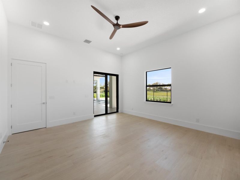 Spacious, unfurnished interior of a new home in , Port St. Lucie (Image 40).