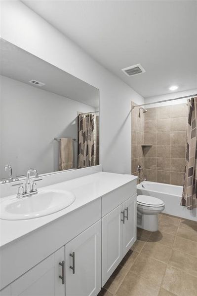 Furnished interior view inside a new home in Briarwood Hills - Highland Series, Forney (Image 30). Furnished interior view inside a new home in Briarwood Hills - Highland Series, Forney (Image 30).