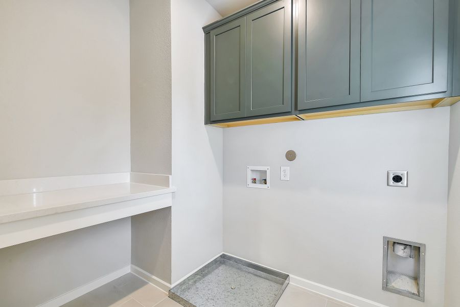 Furnished interior view inside a new home in Summer Place  35', Montgomery (Image 14).
