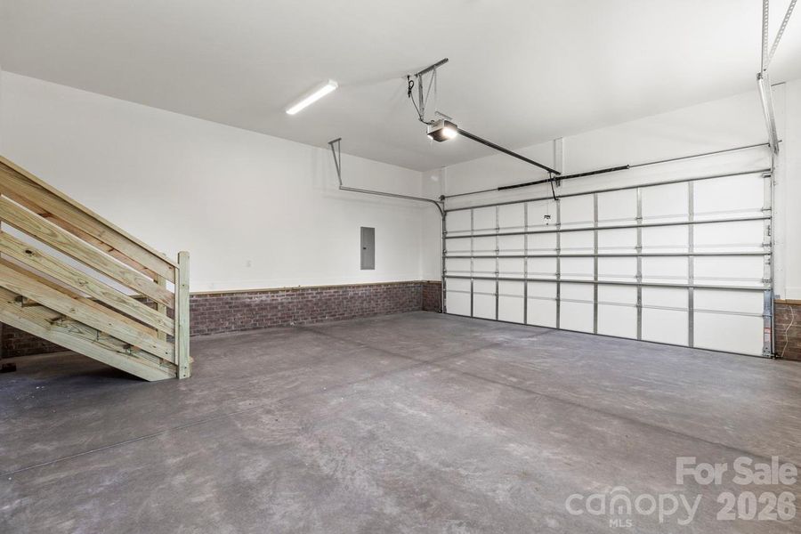 Spacious, unfurnished interior of a new home in , Lincolnton (Image 43).