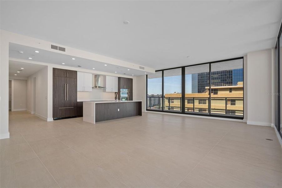 Spacious, unfurnished interior of a new home in , St. Petersburg (Image 17).