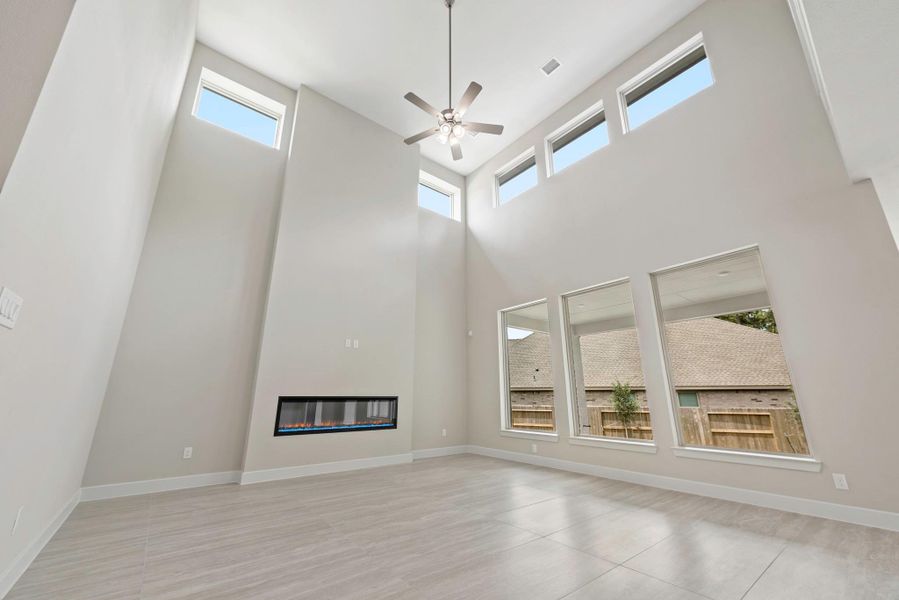 Spacious, unfurnished interior of a new home in The Woodlands Hills, Willis (Image 19).