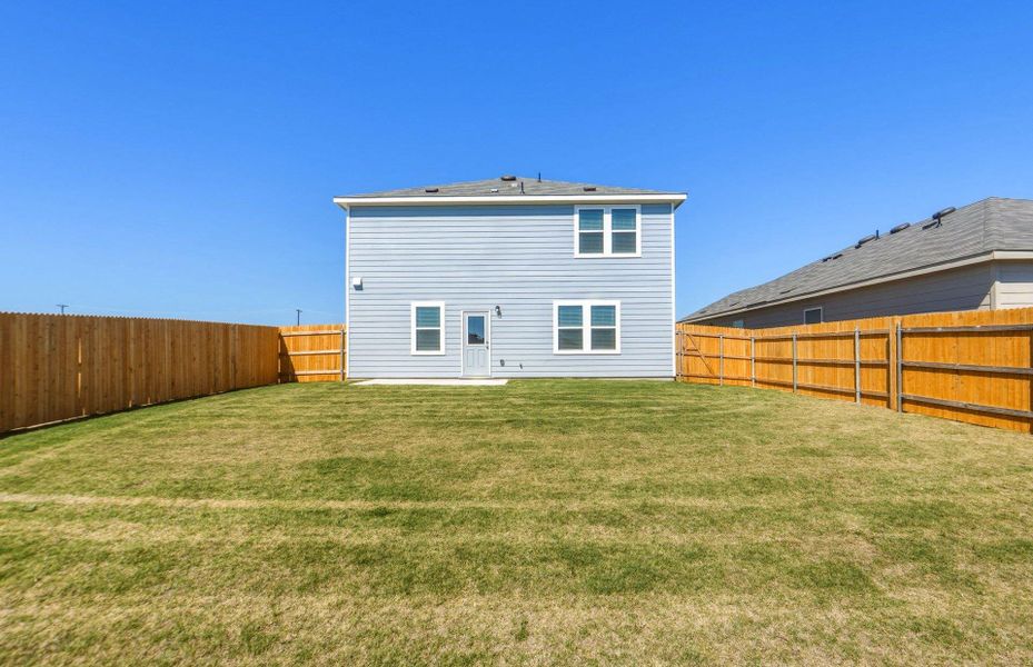 Exterior details and patio area of a home in Skyview, Belton (Image 19).