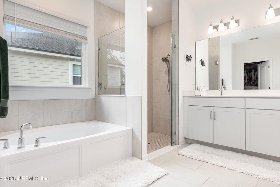 Furnished interior view inside a new home in Hyland Trail, Green Cove Springs (Image 36). Furnished interior view inside a new home in Hyland Trail, Green Cove Springs (Image 36).