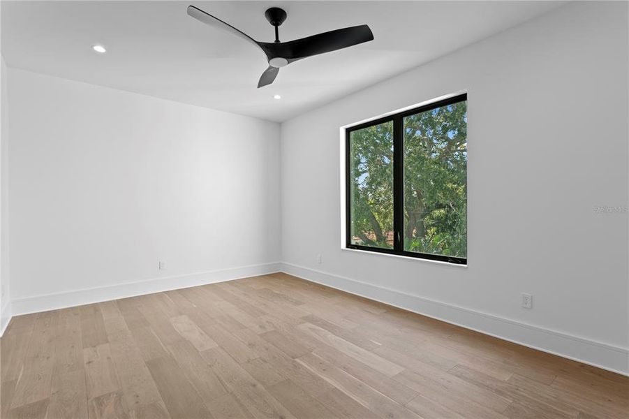 Spacious, unfurnished interior of a new home in Snell Isles, St. Petersburg (Image 65). Spacious, unfurnished interior of a new home in Snell Isles, St. Petersburg (Image 65).