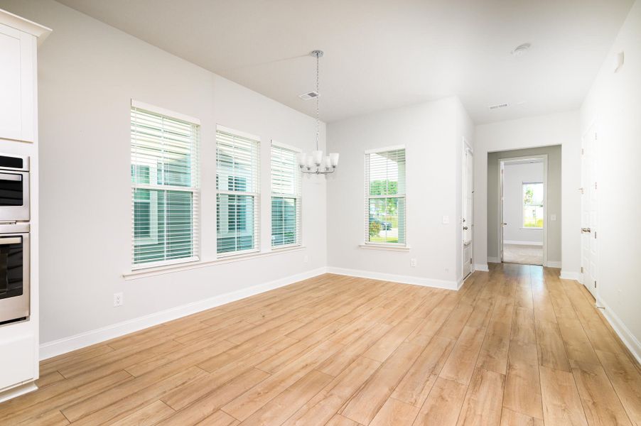 Spacious, unfurnished interior of a new home in , Summerville (Image 34).