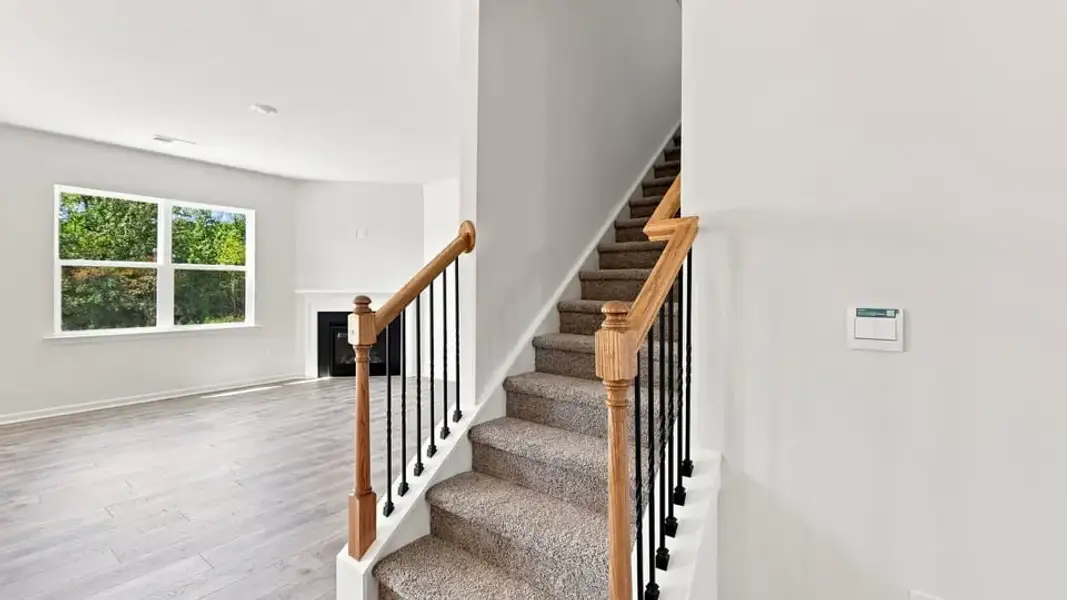 Spacious, unfurnished interior of a new home in Rocky River Ridge, Anderson (Image 27).