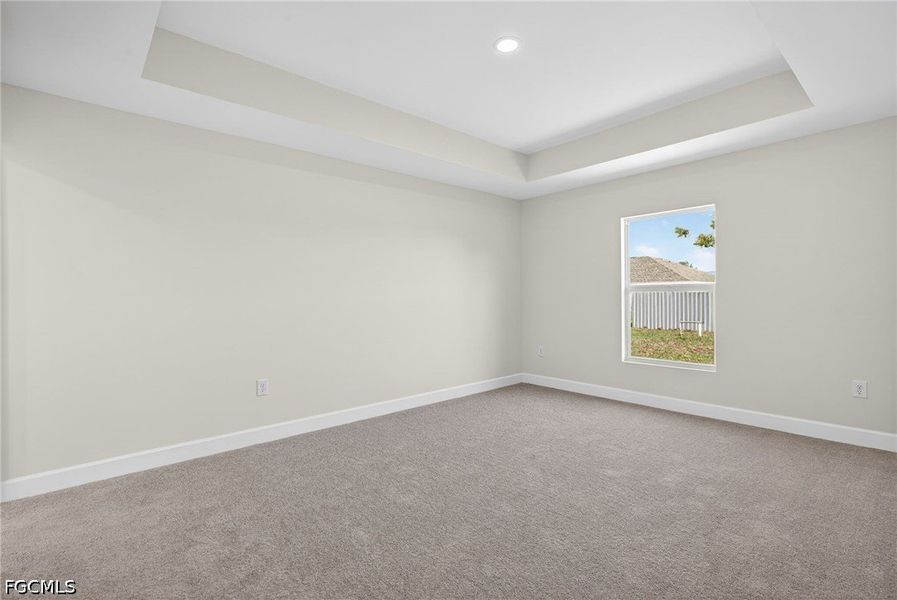 Spacious, unfurnished interior of a new home in Cape Coral, Cape Coral (Image 24).