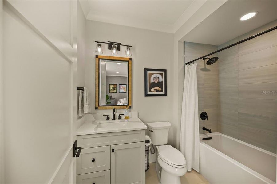 Furnished interior view inside a new home in , Bradenton (Image 41).