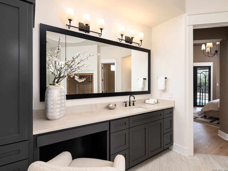 Furnished interior view inside a new home in , Boerne (Image 15).