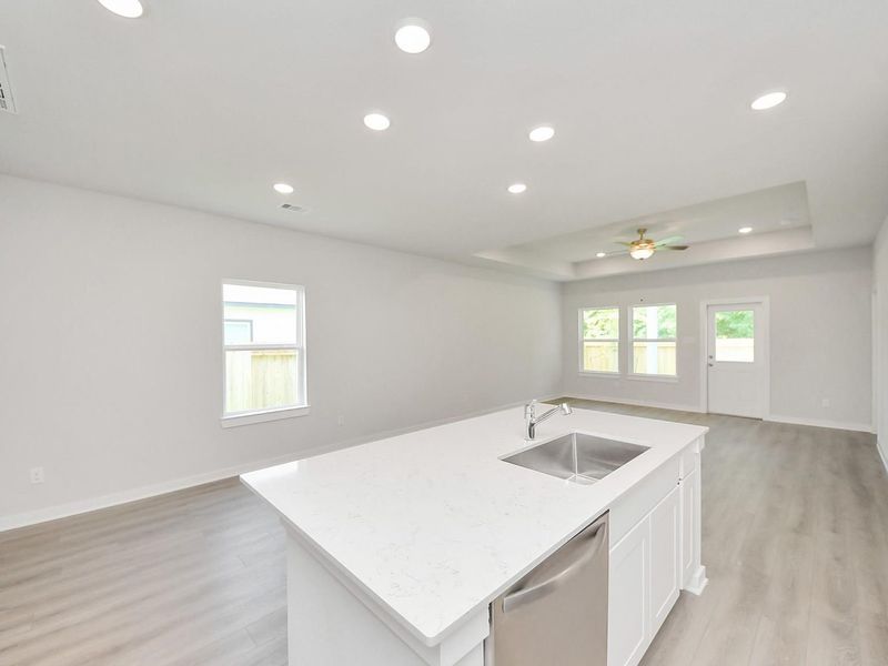 Spacious, unfurnished interior of a new home in Caney Creek Place, Conroe (Image 16).