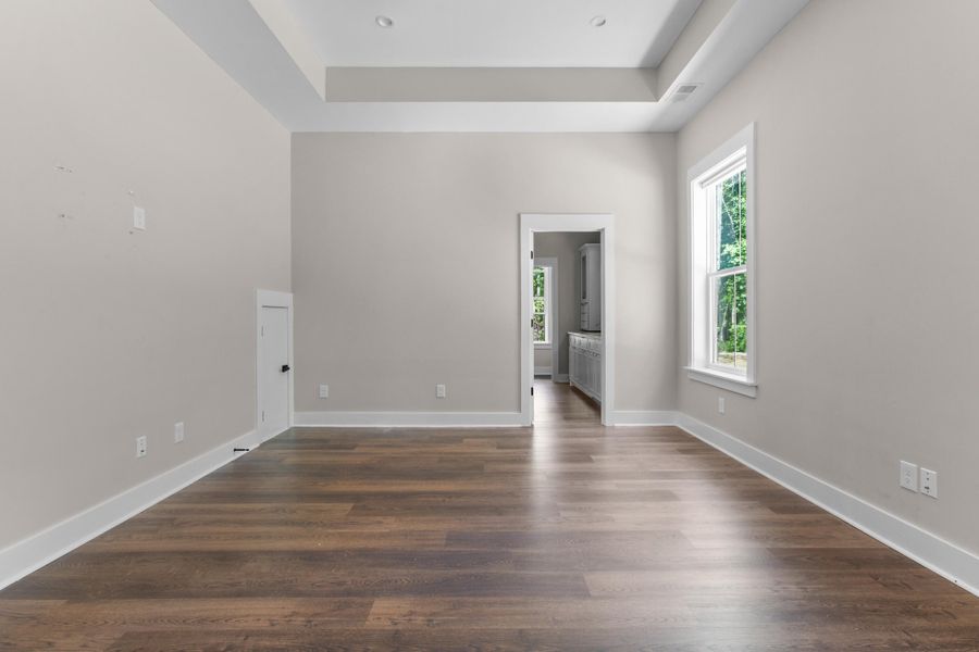 Spacious, unfurnished interior of a new home in , Walterboro (Image 14).