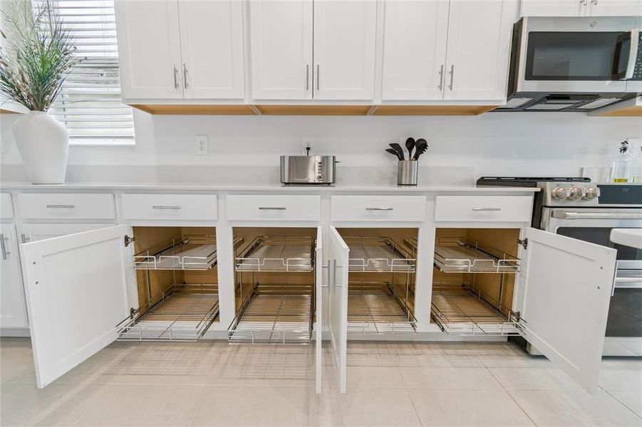 Furnished interior view inside a new home in Providence, Davenport (Image 48).