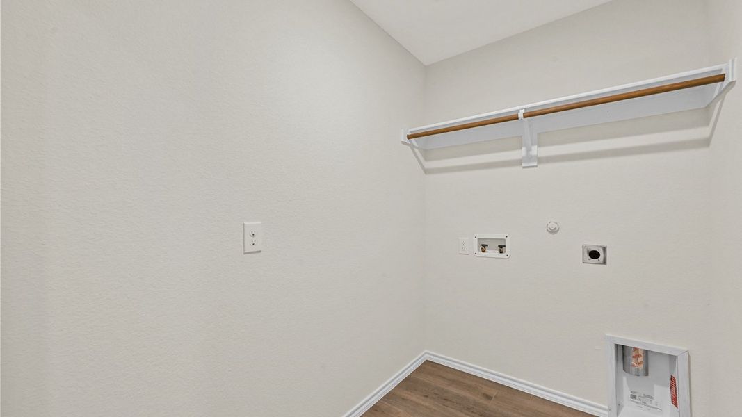 Spacious, unfurnished interior of a new home in Stonewyck Farms, Ennis (Image 36).