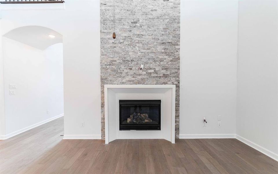 Spacious, unfurnished interior of a new home in Heath Golf & Yacht Club, Forney (Image 21).