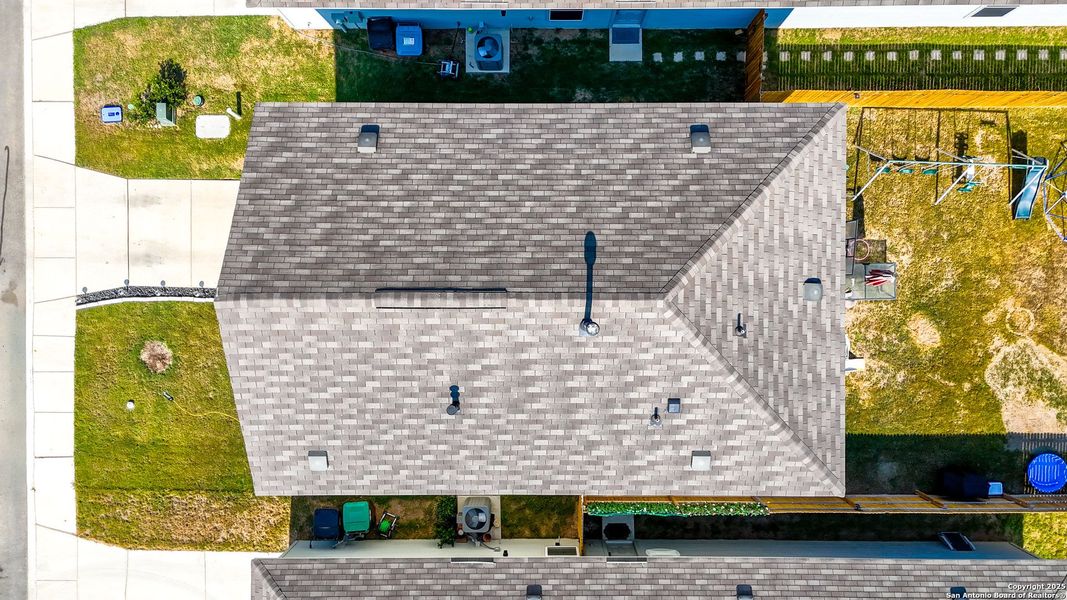 Image 32 of a home in Spring Grove: Stonehill Collection.