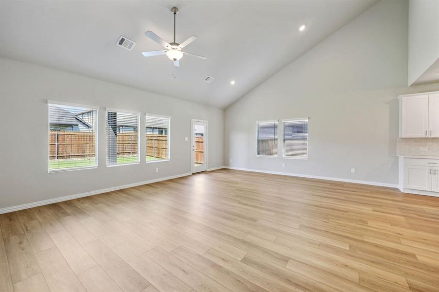 Photo is not of the actual home, but is an inspirational photo of builder’s model home and may depict options, furnishings, and/or decorator features that are not included. Photo is not of the actual home, but is an inspirational photo of builder’s model home and may depict options, furnishings, and/or decorator features that are not included.