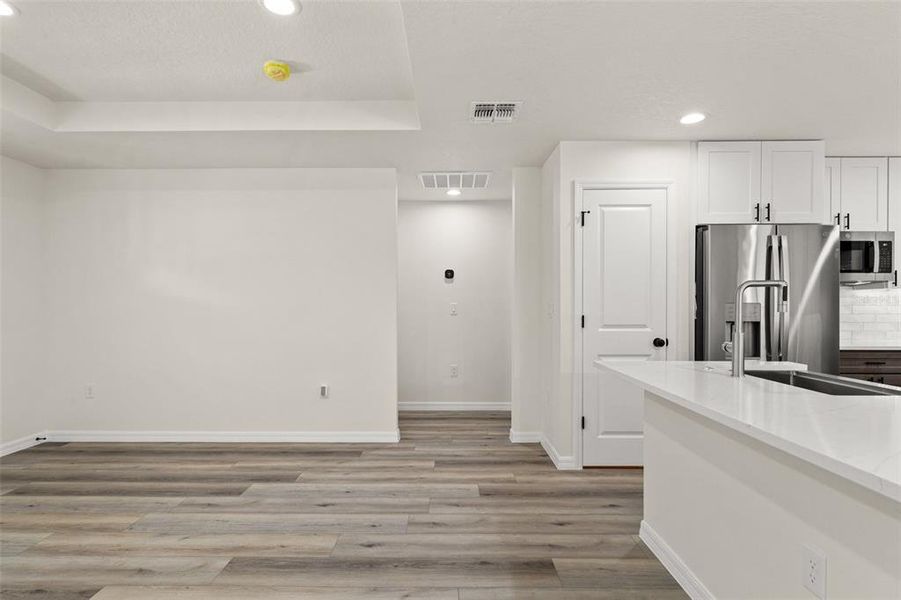 Spacious, unfurnished interior of a new home in , Spring Hill (Image 37).