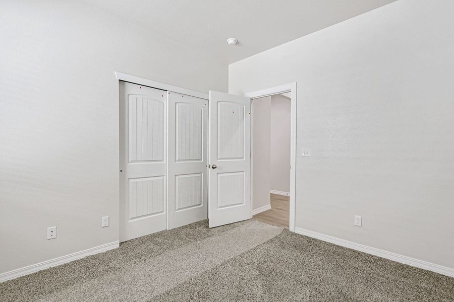 Spacious, unfurnished interior of a new home in Paseos Del Este, El Paso (Image 11).