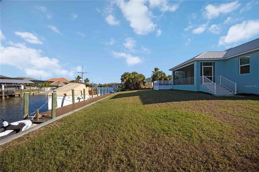 Exterior details and patio area of a home in , Port Charlotte (Image 26).