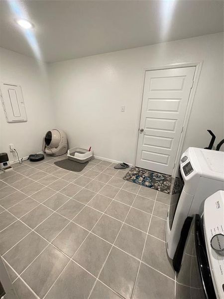 Spacious, unfurnished interior of a new home in Stonehaven, Seagoville (Image 14).