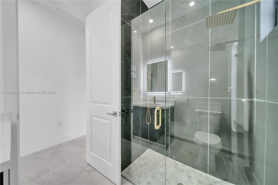 Furnished interior view inside a new home in , Cape Coral (Image 7).