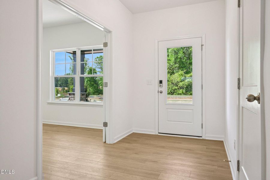 7-web-or-mls-Ken Dr-S1704-007
