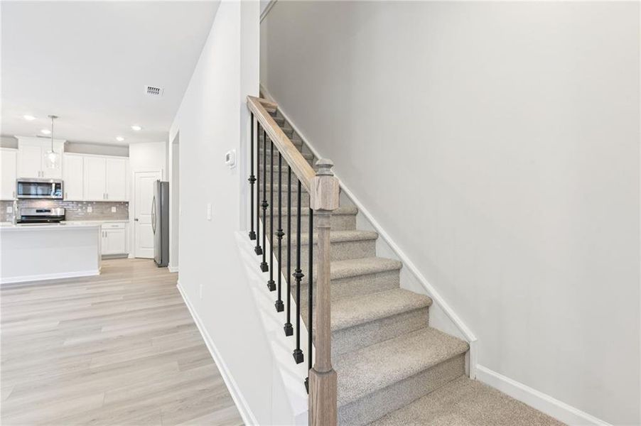 Spacious, unfurnished interior of a new home in Ivey Township, Dallas (Image 35).