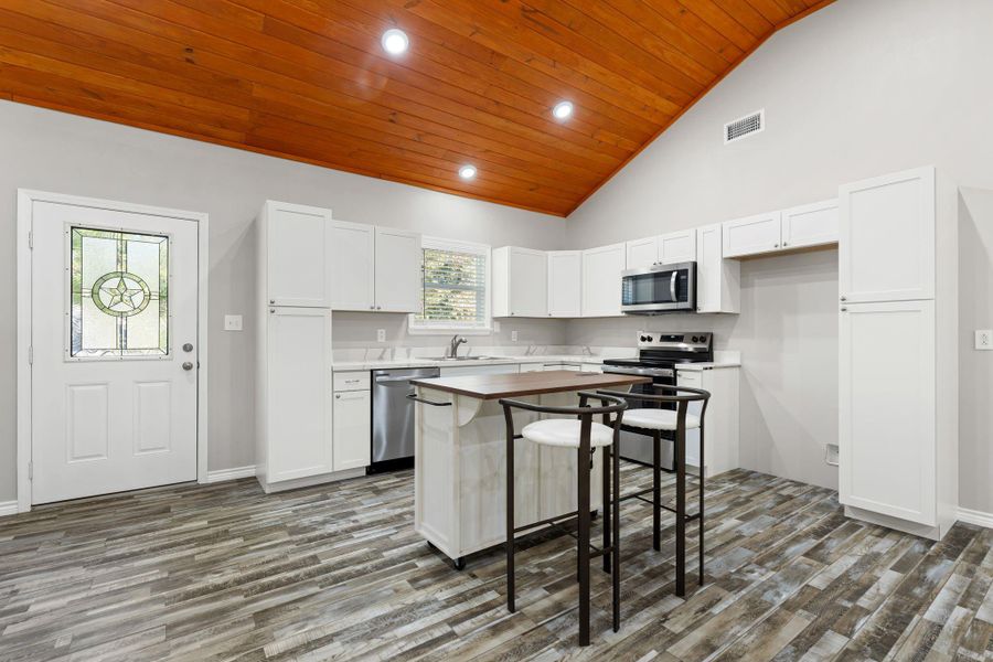 Furnished interior view inside a new home in , Onalaska (Image 6).