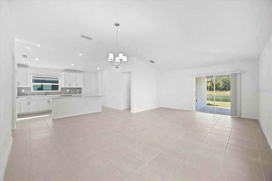 Spacious, unfurnished interior of a new home in Hickory Ranch, Auburndale (Image 11).