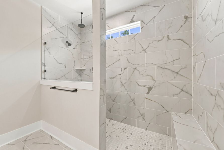 Representative interior finishes for a home built from the Laurel by Pulte Homes in SayeBrook, Myrtle Beach (Image 13).