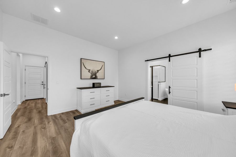 Representative furnished interior of a home built from the Lakeshore by Zeal Home Builders in Patti Lynn Hills, Paradise (Image 32).