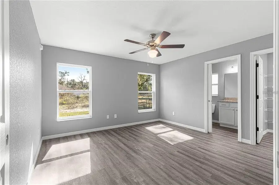 Spacious, unfurnished interior of a new home in , Belleview (Image 12).