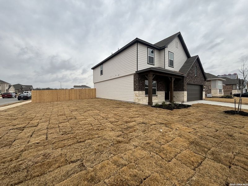 Exterior details and patio area of a home in Saddlebrook Ranch, Schertz (Image 3).