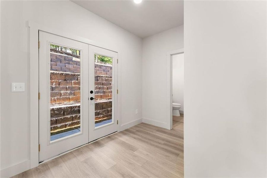 Spacious, unfurnished interior of a new home in , Gainesville (Image 20).