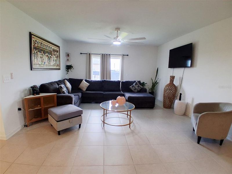 Furnished interior view inside a new home in Hunt Club Groves, Lake Wales (Image 13).