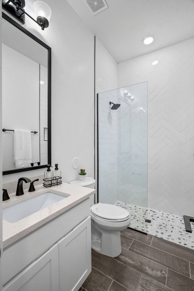 Furnished interior view inside a new home in Verdancia, El Paso (Image 46).