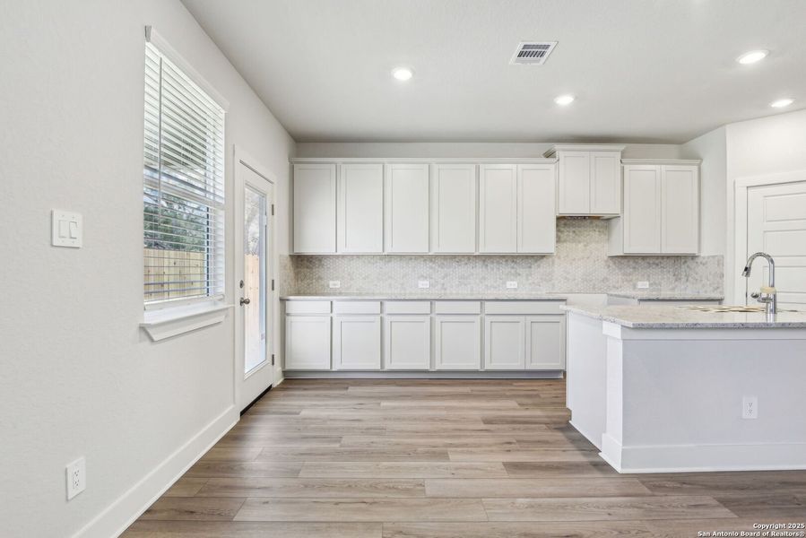 Image 45 of a home in Thomas Pond.