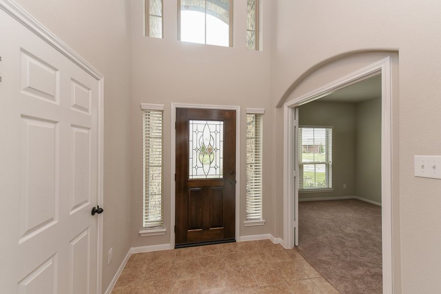 Representative unfurnished interior of a home built from the Floor Plan 2201 by Colina Homes in Grand Magnolia, Magnolia (Image 17).