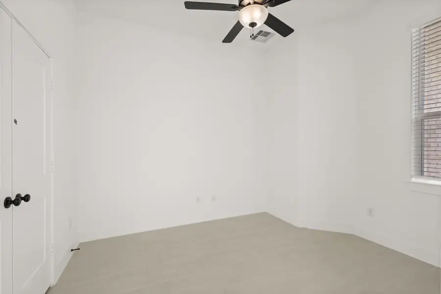 Spacious, unfurnished interior of a new home in The Woodlands Hills, Willis (Image 13). Spacious, unfurnished interior of a new home in The Woodlands Hills, Willis (Image 13).